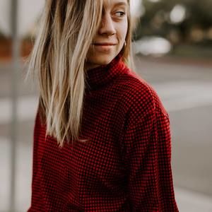 Meet your Posher, Stephanie